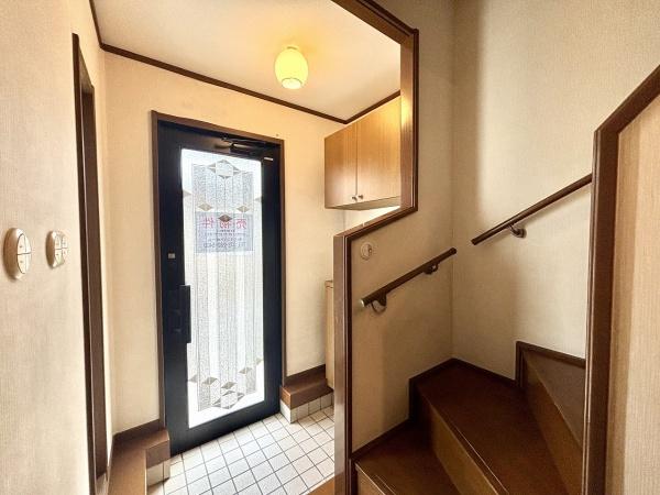 堺市西区浜寺石津町中3丁の中古一戸建て(玄関)