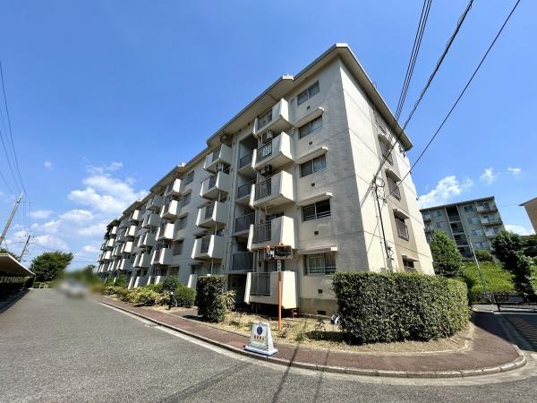 泉北原山台第二次団地参号棟