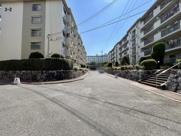 泉北原山台第二次団地参号棟