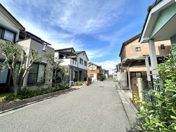 堺市東区高松の中古一戸建て(前面道路含む現地写真)