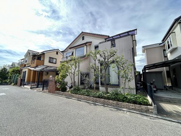 堺市東区高松の中古一戸建て(前面道路含む現地写真)