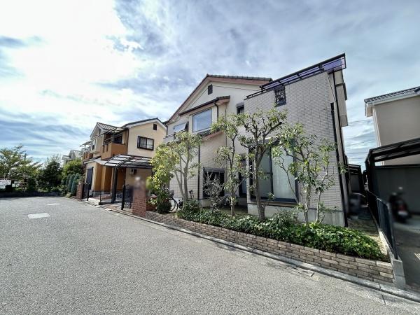 堺市東区高松の中古一戸建て(前面道路含む現地写真)