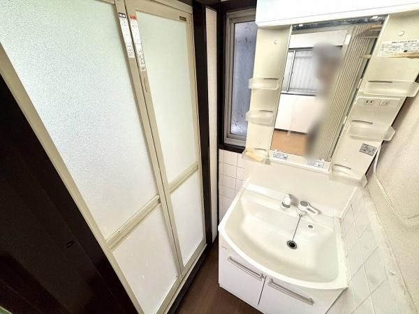 堺市東区南野田の中古一戸建て(洗面台・洗面所)