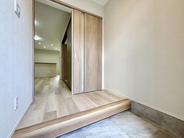 堺市東区日置荘原寺町の中古一戸建て(玄関)