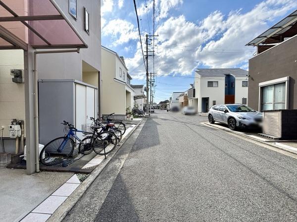 堺市東区日置荘原寺町の中古一戸建て(前面道路含む現地写真)