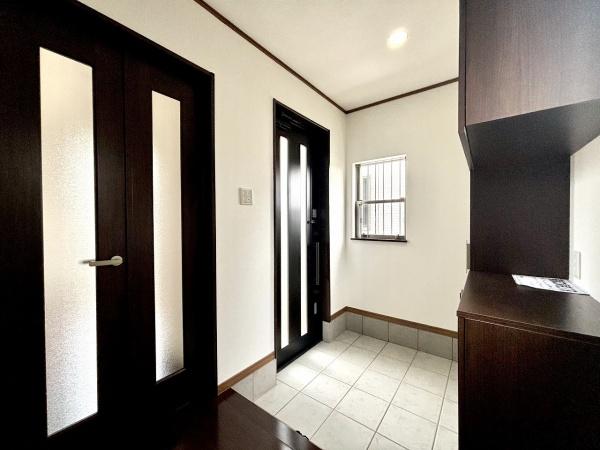 堺市中区毛穴町の中古一戸建て(玄関)