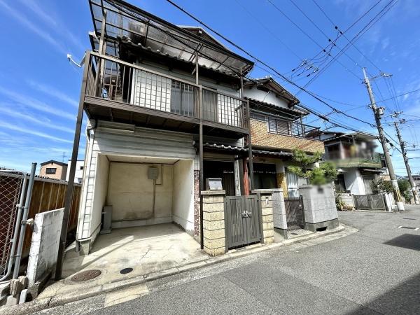 堺市東区草尾の中古一戸建て(前面道路含む現地写真)