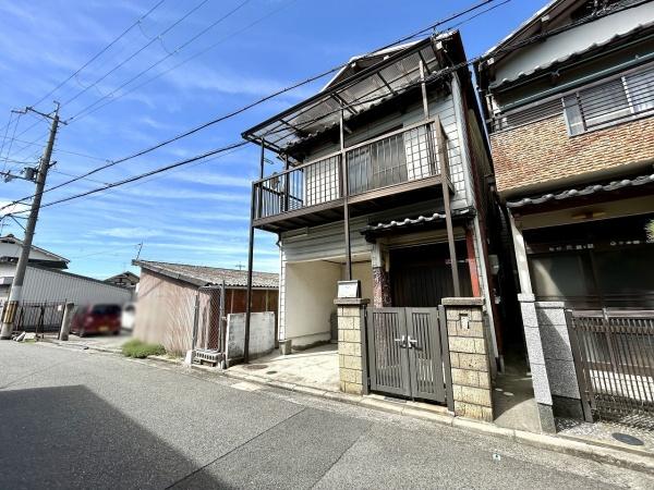 堺市東区草尾の中古一戸建て(前面道路含む現地写真)