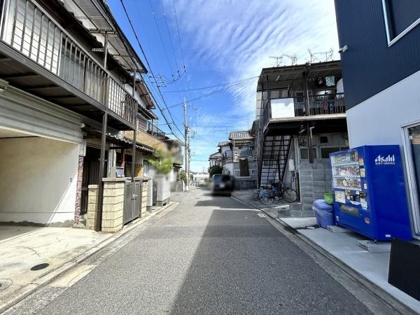 堺市東区草尾の中古一戸建て(前面道路含む現地写真)
