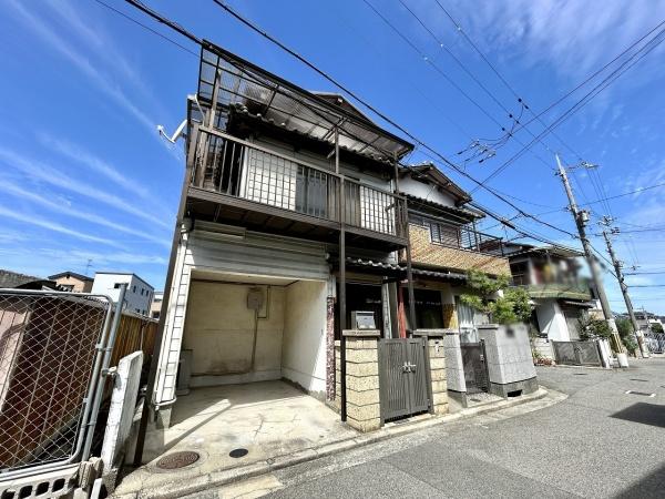 堺市東区草尾の中古一戸建て(前面道路含む現地写真)