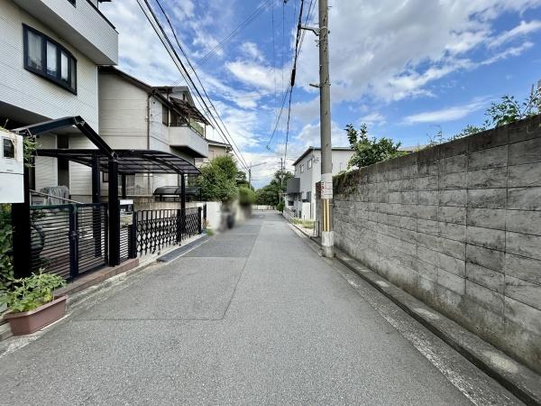 堺市堺区北波止町の中古一戸建て(前面道路含む現地写真)