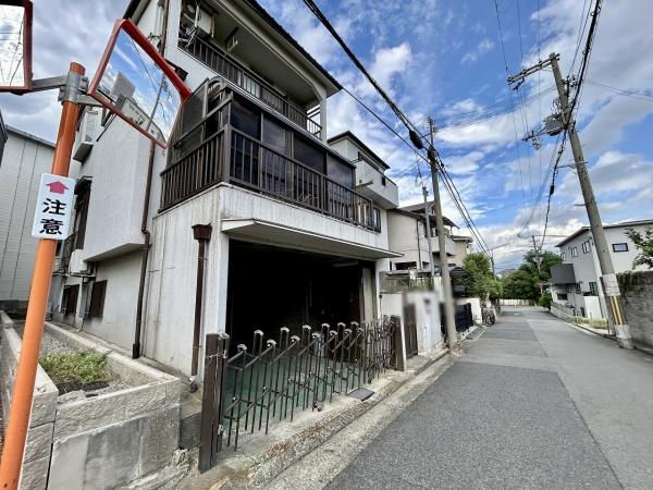 堺市堺区北波止町の中古一戸建て(前面道路含む現地写真)