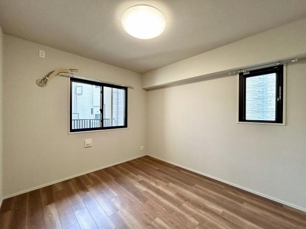 グランクラッセ上野芝向ヶ丘(洋室)