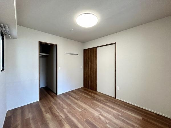 グランクラッセ上野芝向ヶ丘(洋室)