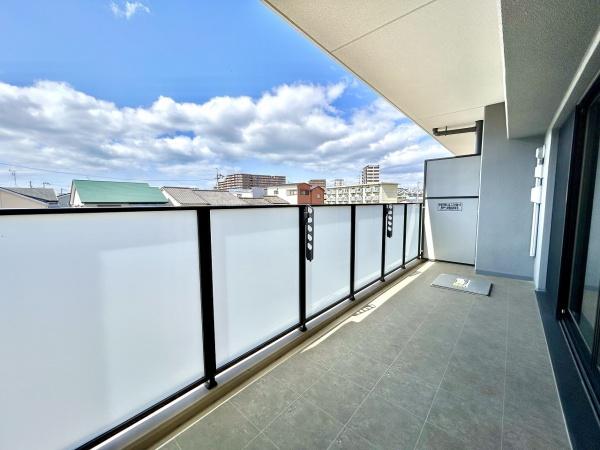 グランクラッセ上野芝向ヶ丘(バルコニー)