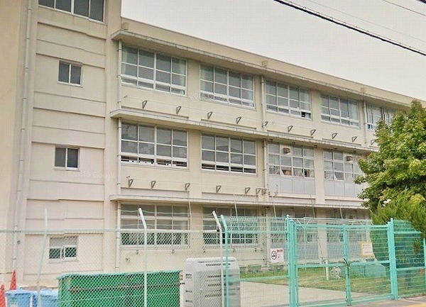 新金岡2丁4番住宅6棟(堺市立新金岡小学校)