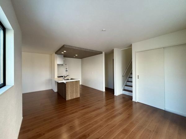 堺市西区浜寺石津町中5丁　新築戸建