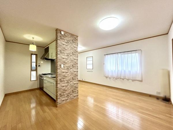 堺市中区福田の中古一戸建て(リビング)