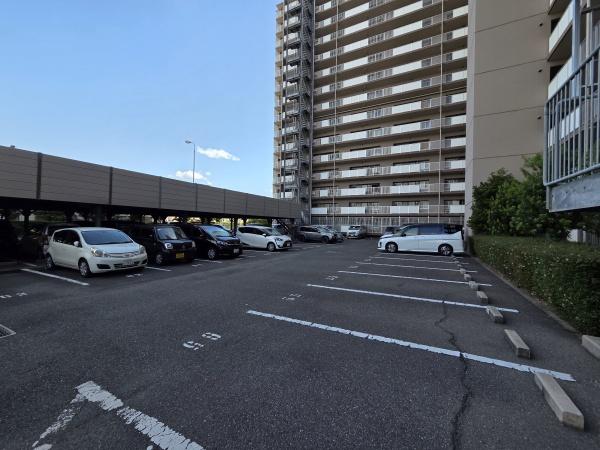 Mプラザ枚方弐番館(駐車場)