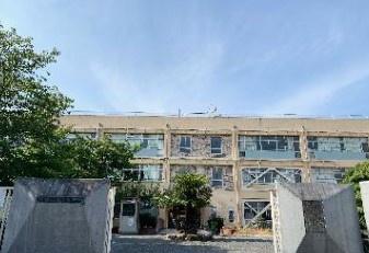 和泉市鶴山台１丁目の中古一戸建て(和泉市立鶴山台北小学校)