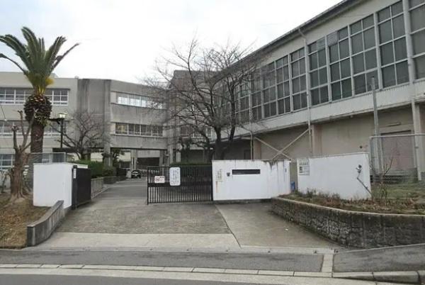 レイズコート原山台(堺市立原山台中学校)