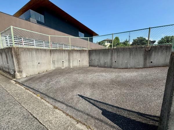 堺市西区上野芝向ヶ丘町２丁の土地