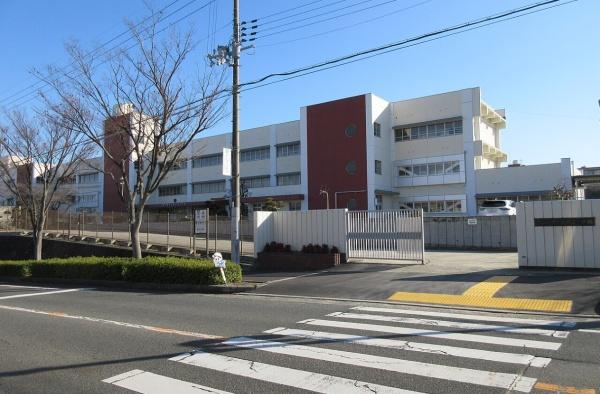 富田林市藤沢台３丁目の中古一戸建て(富田林市立藤沢台小学校)