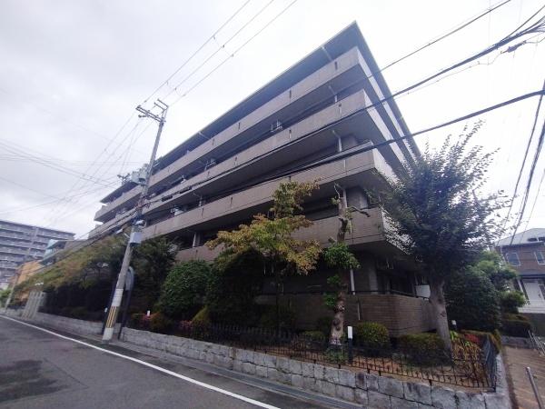 ビバリーヒルズ鶴山台