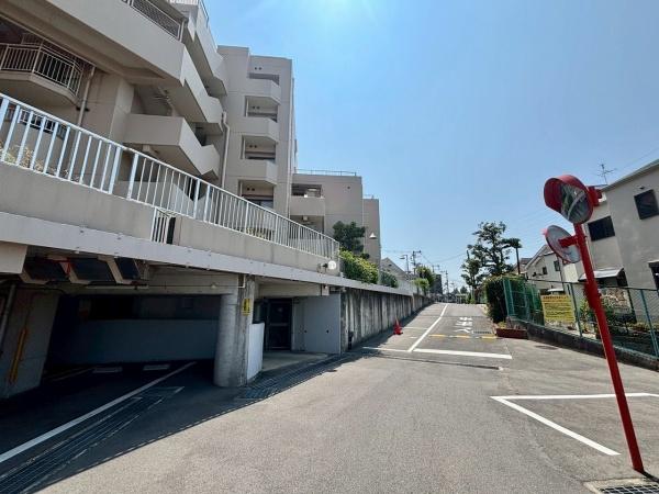 少女の赤い帽子泉北深井