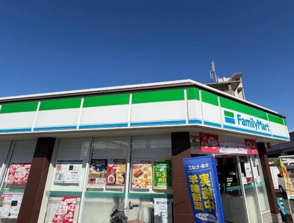泉大津市板原町４丁目の中古一戸建て(ファミリーマート泉大津穴田店)