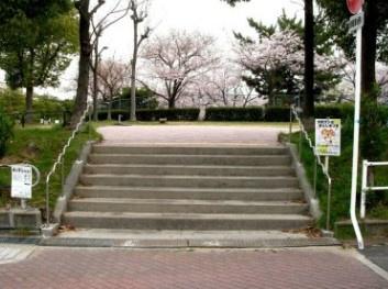 和泉市上町の土地(鶴山台志保池公園)