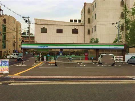 コスモハイツ玉出(ファミリーマート玉出西二丁目店)