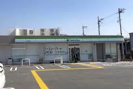 アドリーム千里丘(ファミリーマート鶴野四丁目店)