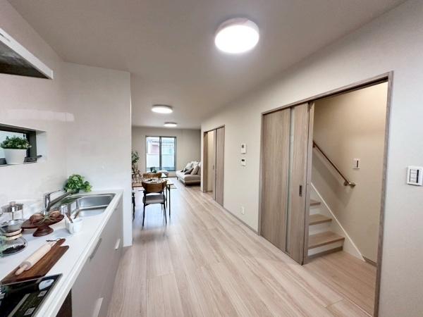 大阪市住吉区庭井1丁目 新築戸建(リビング)