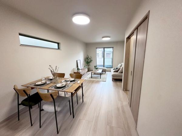 大阪市住吉区庭井1丁目 新築戸建(リビング)