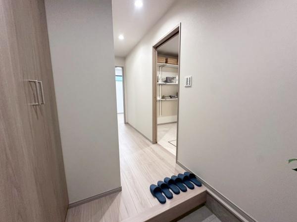 大阪市住吉区庭井1丁目 新築戸建(玄関)