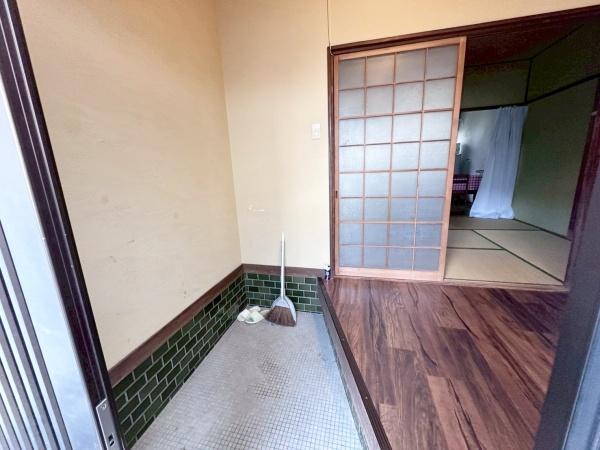 大阪市西成区北津守4丁目の中古一戸建て(玄関)