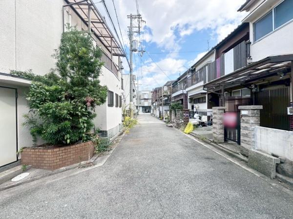 大阪市西成区北津守4丁目の中古一戸建て(前面道路含む現地写真)