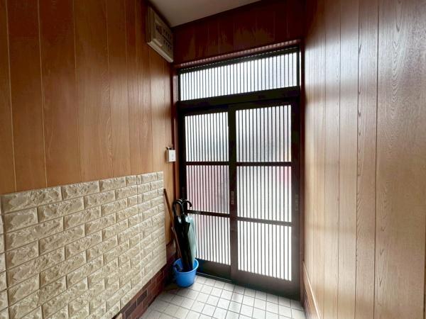 大阪市住之江区西加賀屋2丁目の中古一戸建て(玄関)