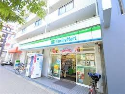 エステ・ハイツ塚本(ファミリーマート十三塚本店)