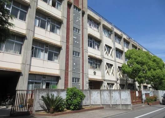 泉大津市助松町３丁目の中古一戸建て(泉大津市立小津中学校)