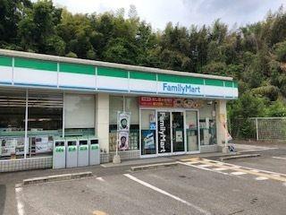 河内長野市北青葉台の中古一戸建て(ファミリーマート河内長野北青葉台店)