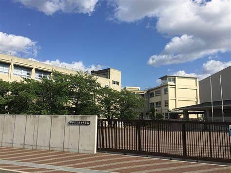 堺市西区上野芝向ヶ丘町４丁の中古一戸建て(堺市立上野芝中学校)
