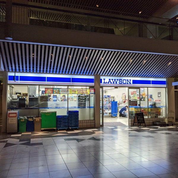 南港はなのまち住宅36号棟(ローソン南港WTC店)