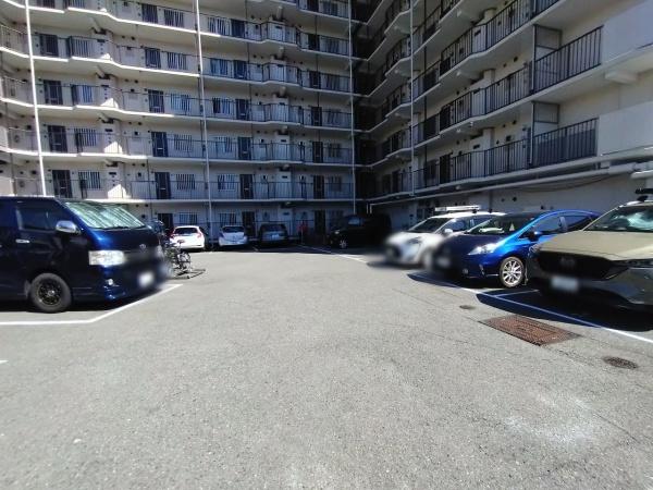日商岩井野里マンション(駐車場)