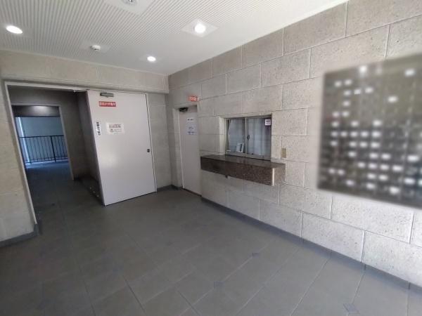 日商岩井野里マンション(エントランス)