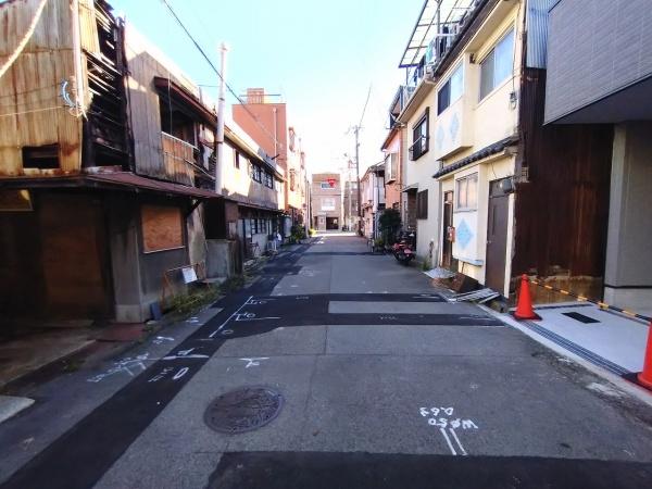 大阪市港区八幡屋2丁目 新築戸建(前面道路含む現地写真)