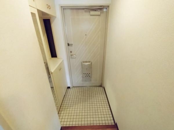 ライオンズマンション新大阪第6(玄関)