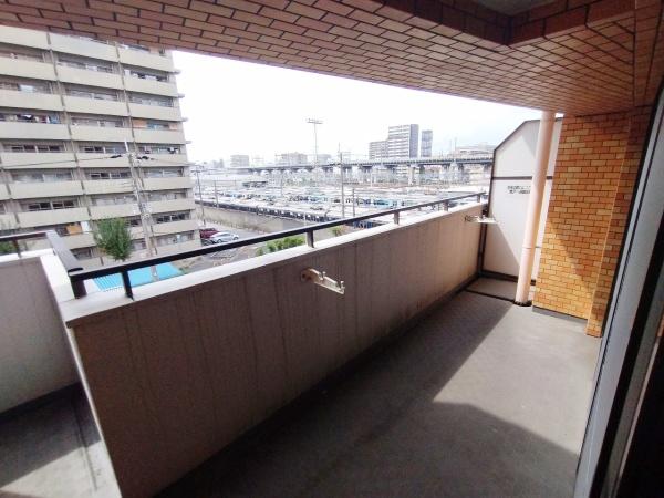 ライオンズマンション新大阪第6(バルコニー)