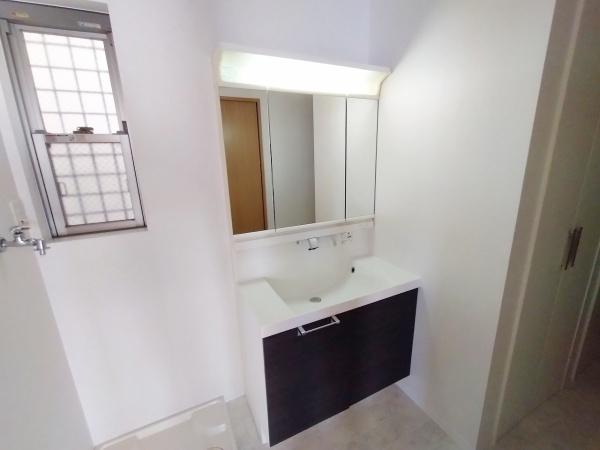 大阪市此花区春日出南1丁目の中古一戸建て(洗面台・洗面所)